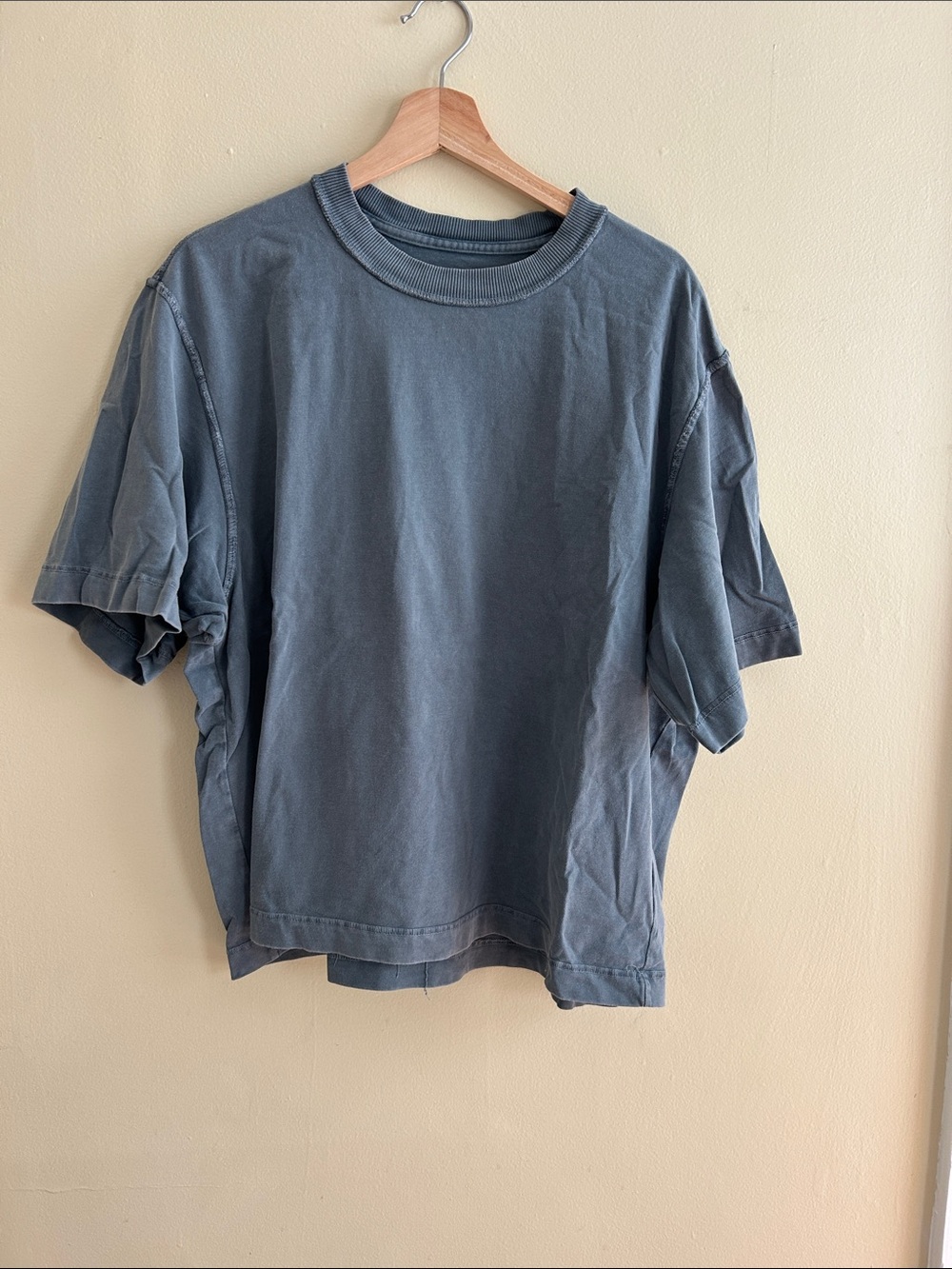 Men’s Abercrombie Large cropped t
